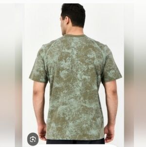 Nike Men's Short Sleeve Crewneck Tee in Olive Green Marble Print Sz L